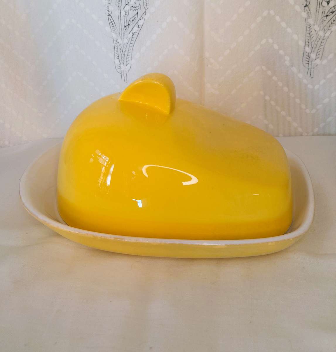 Mid-century modern cheese/butter dome with matching saucer
