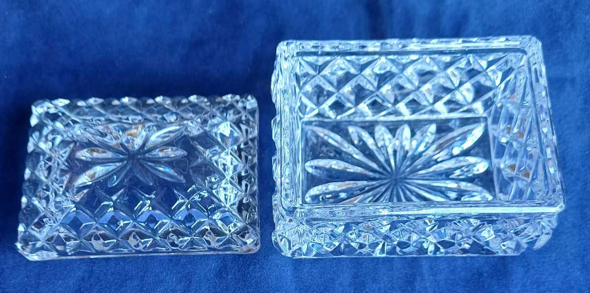 Small vintage trinket box