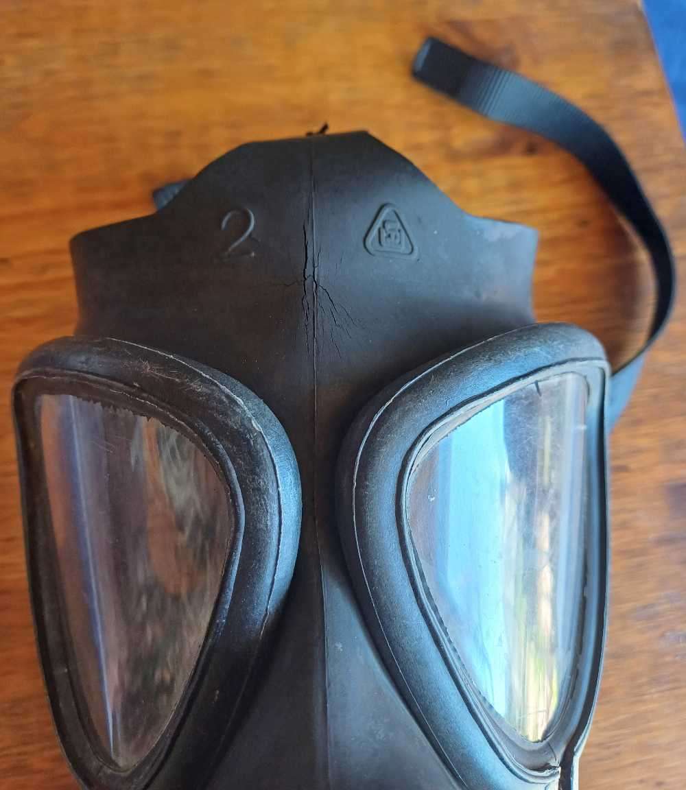 S.A.D.F. Gas mask