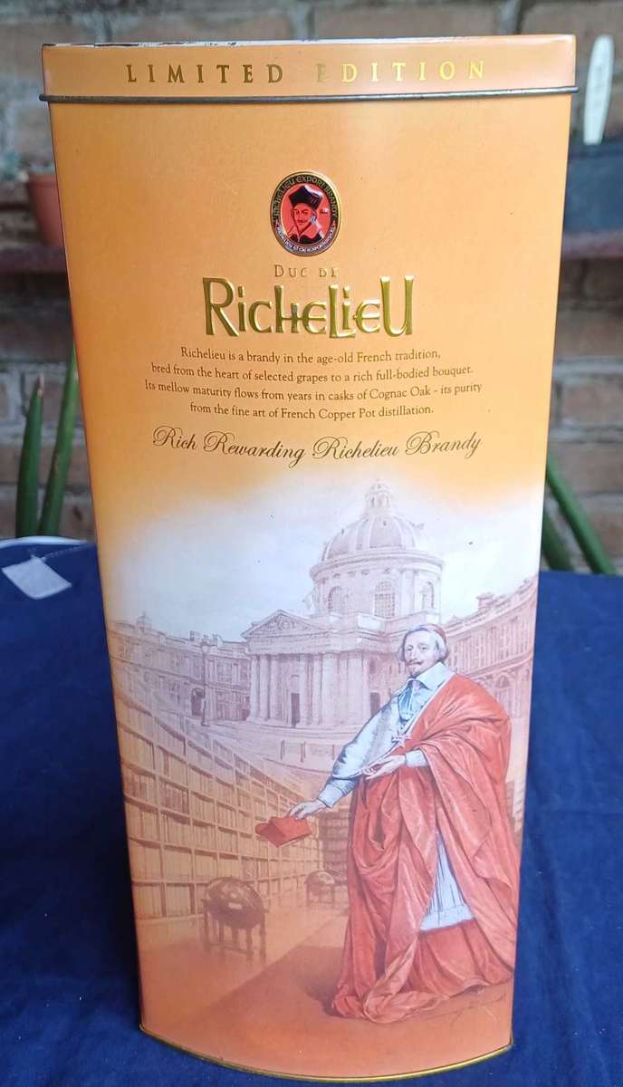 Richelieu limited edition tin