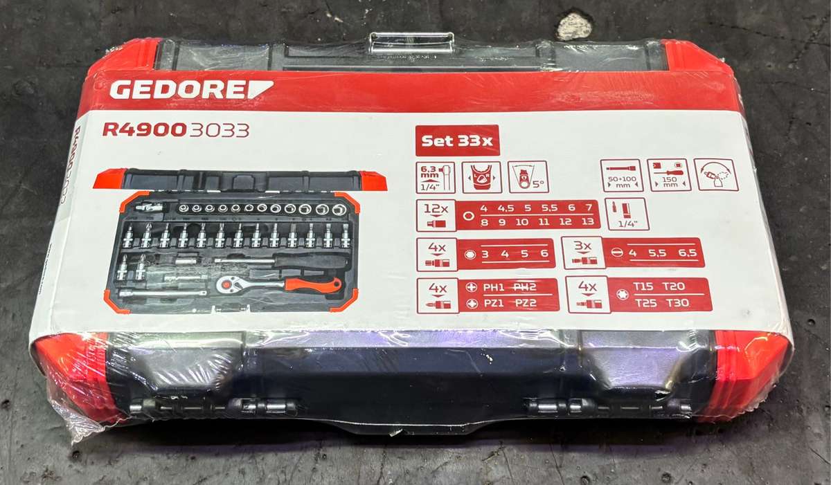 Gedore 33 Piece 1/4 Inch Drive Socket Set 4 to 13 mm Red