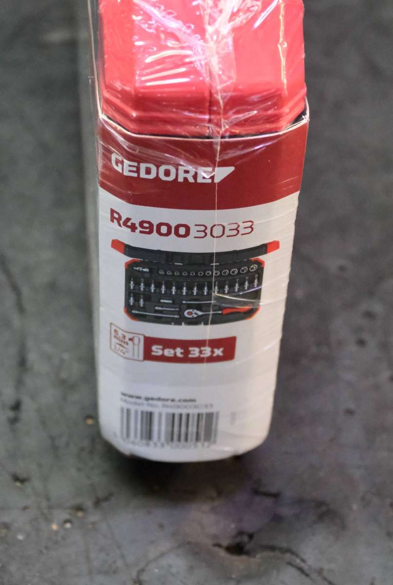 Gedore 33 Piece 1/4 Inch Drive Socket Set 4 to 13 mm Red