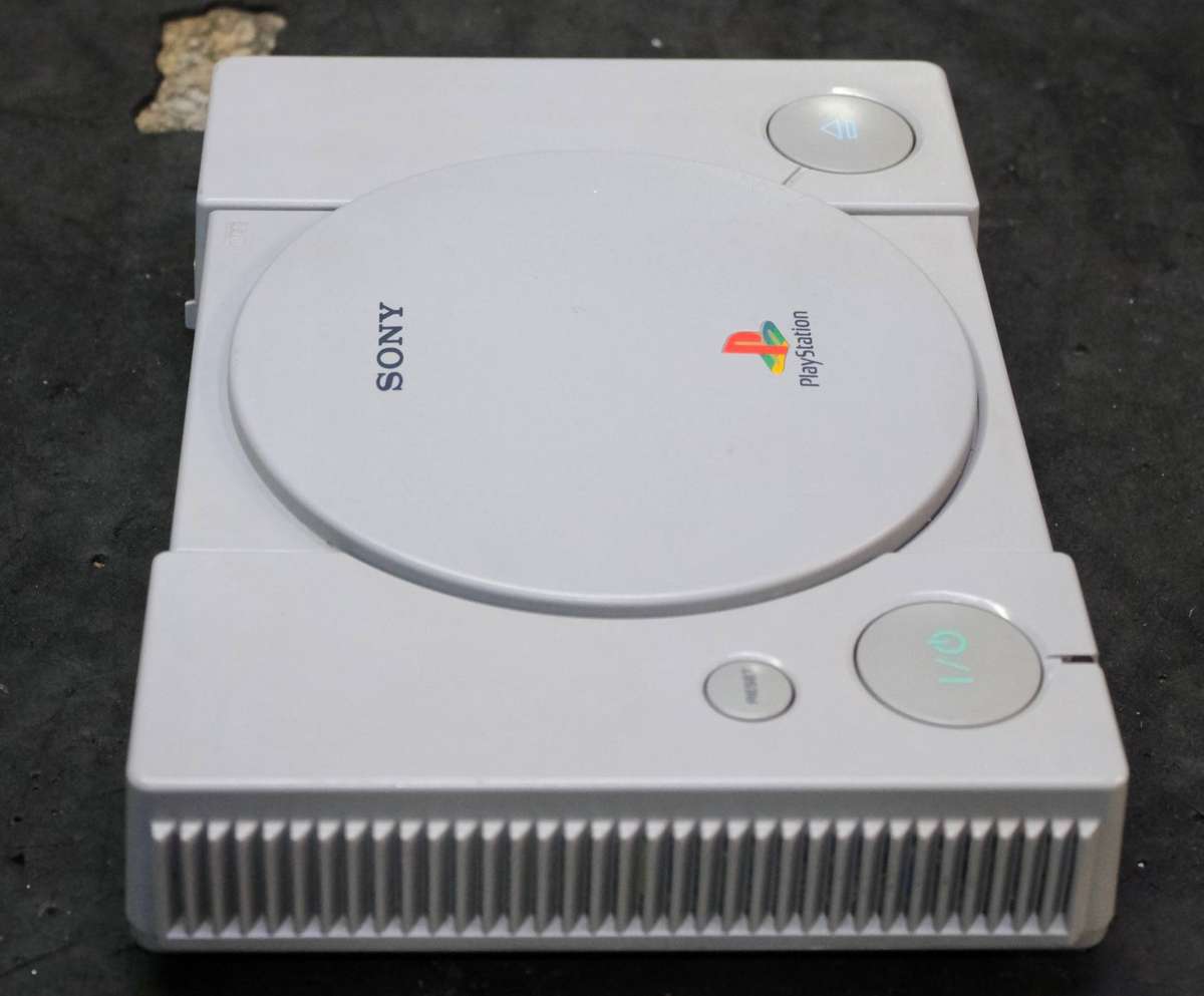 SONY PLAY STATION ONE CONSOLE