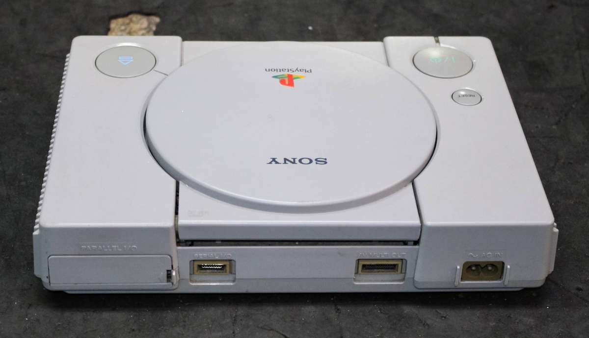 SONY PLAY STATION ONE CONSOLE