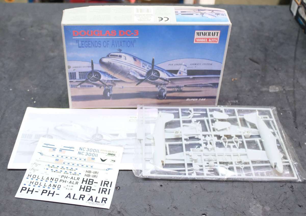 MINICRAFT MODEL KITS DOUGLAS DC-3 MODEL AIR PLANE SKILL LEVEL TWO 14434