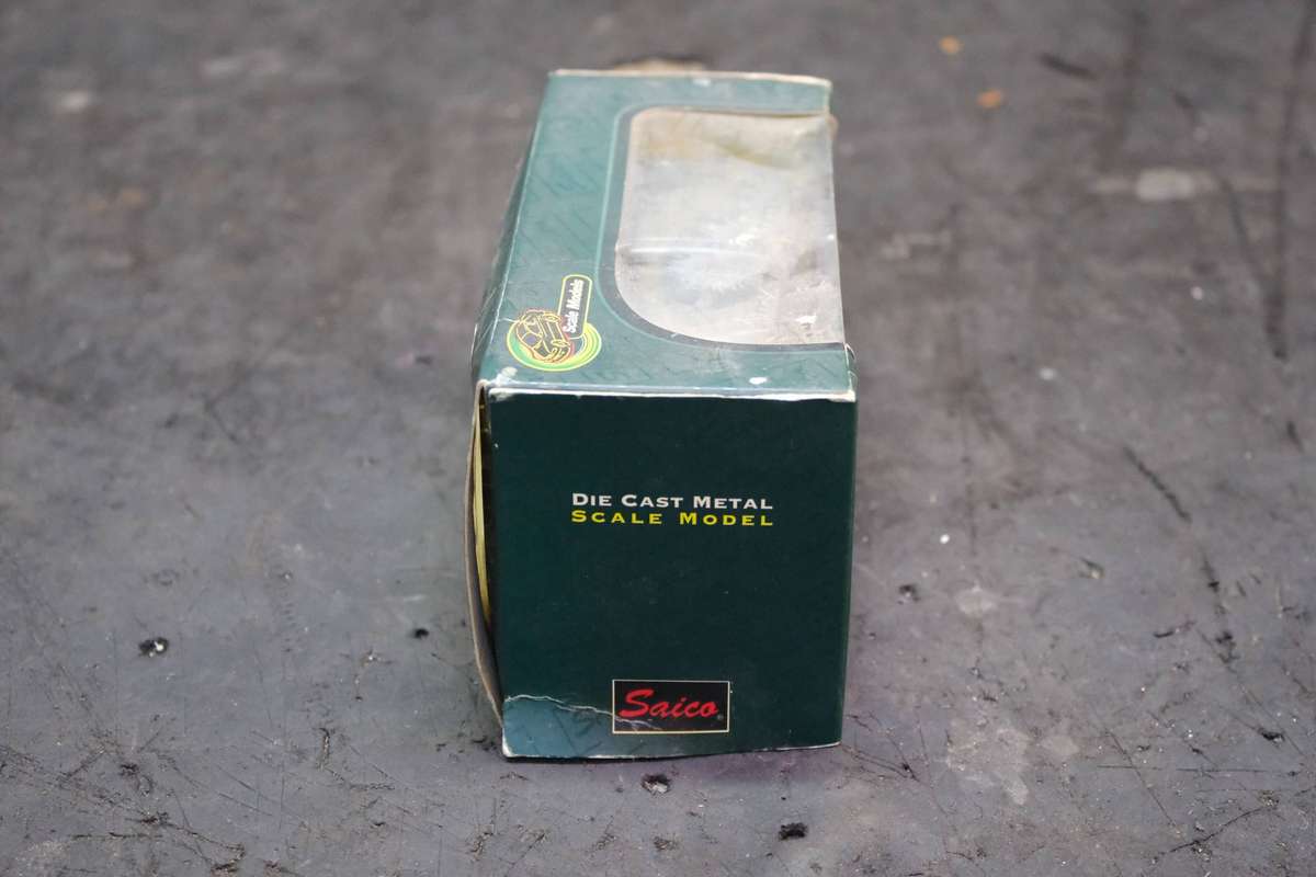 SAICO DIE CAST METAL SCALE MODEL MORRIS VAN