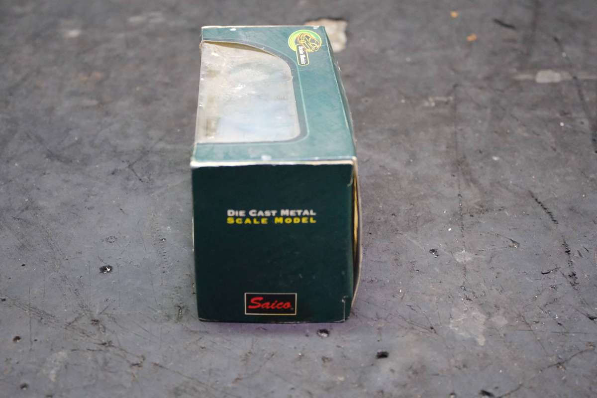 SAICO DIE CAST METAL SCALE MODEL MORRIS VAN