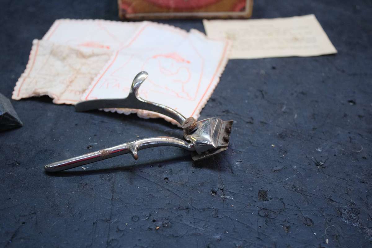 SUPREMA MANUAL HAIR CLIPPERS