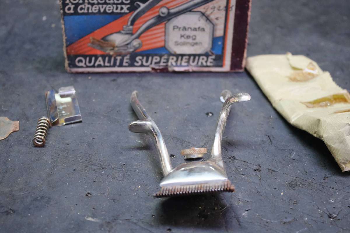TONDEUSE A CHEVEUX MANUAL HAIR CLIPPERS