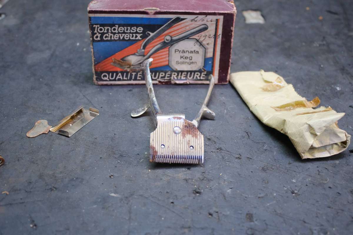 TONDEUSE A CHEVEUX MANUAL HAIR CLIPPERS