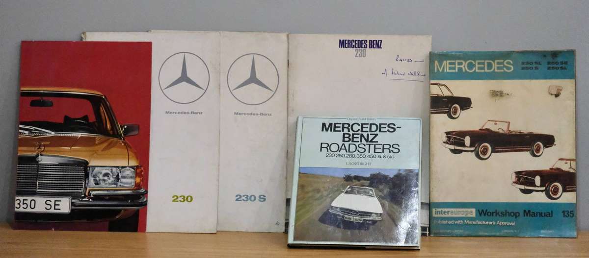 COLLECTION OF OLD MERCEDES BENZ BOOKS AND BROCHURES