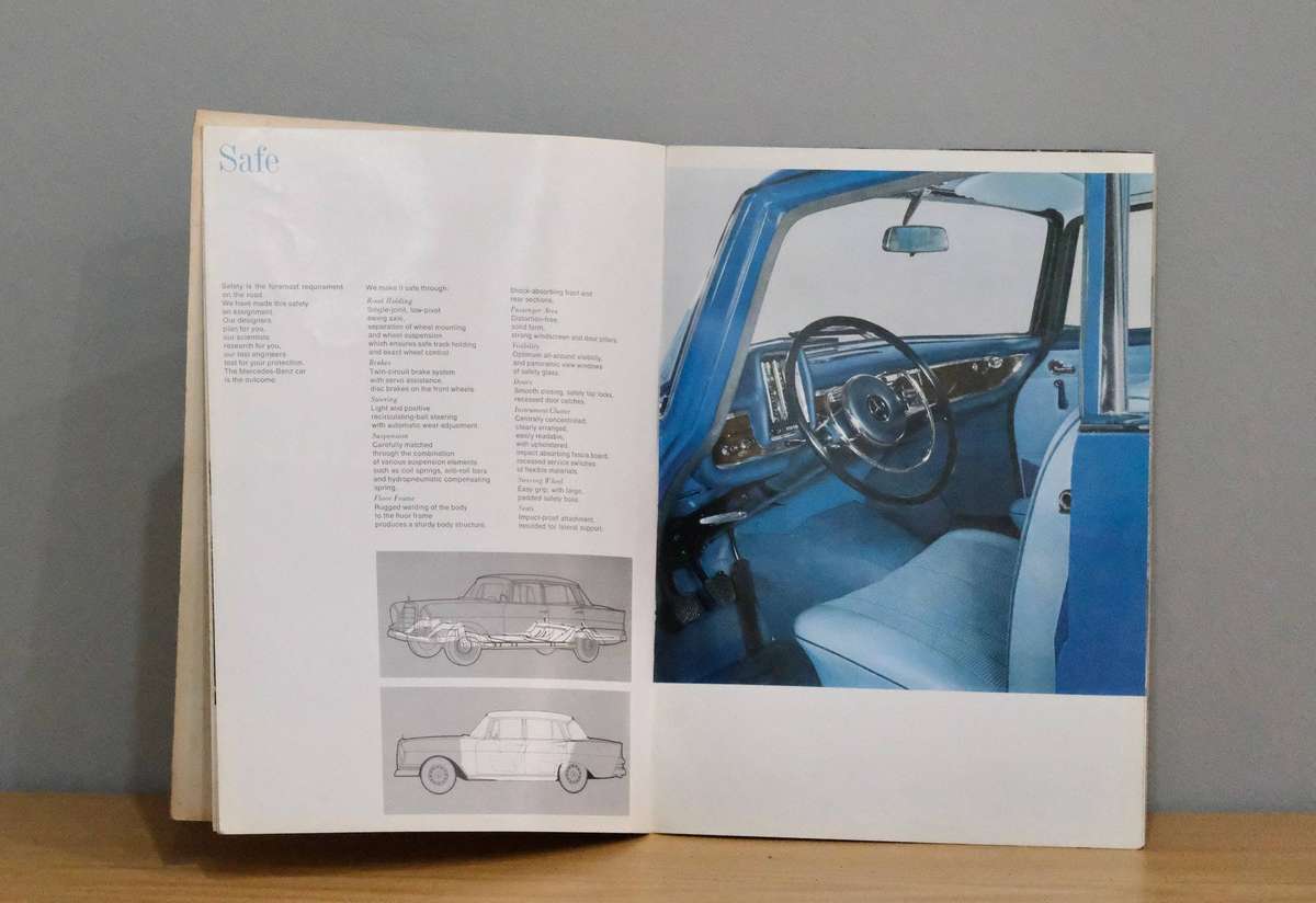 COLLECTION OF OLD MERCEDES BENZ BOOKS AND BROCHURES