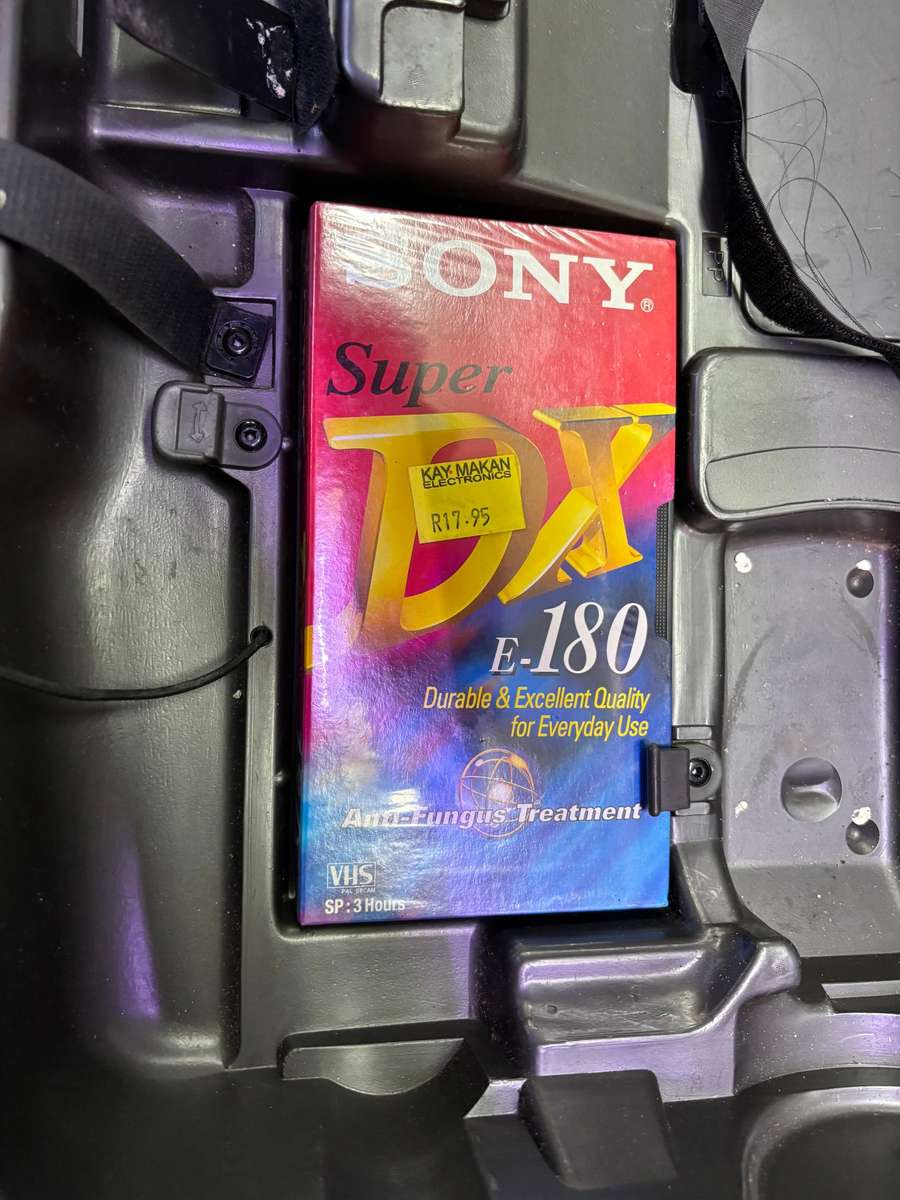 PANASONIC VHS MOVIE CAMERA NV-M40