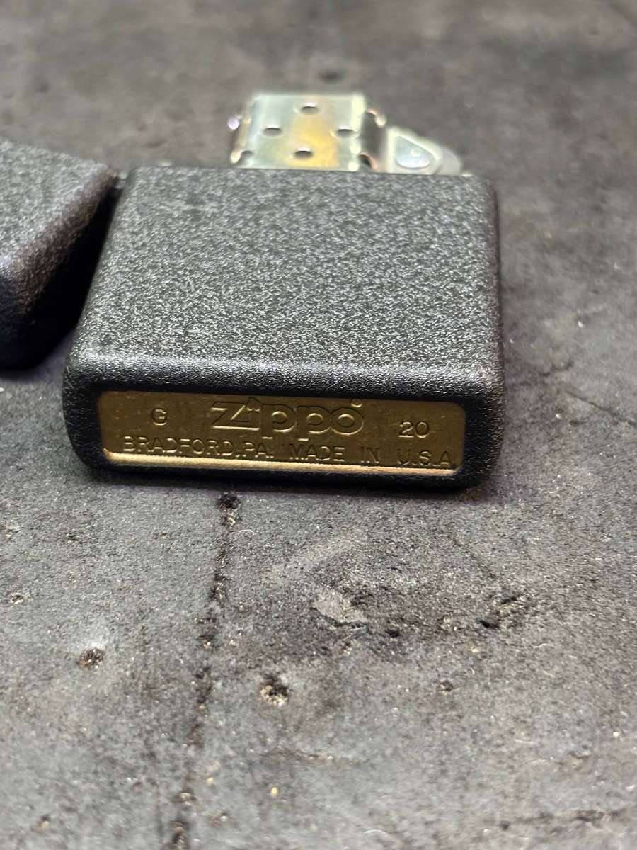 ZIPPO LIGHTER WITH CANVAS POUCH LIKE NEW