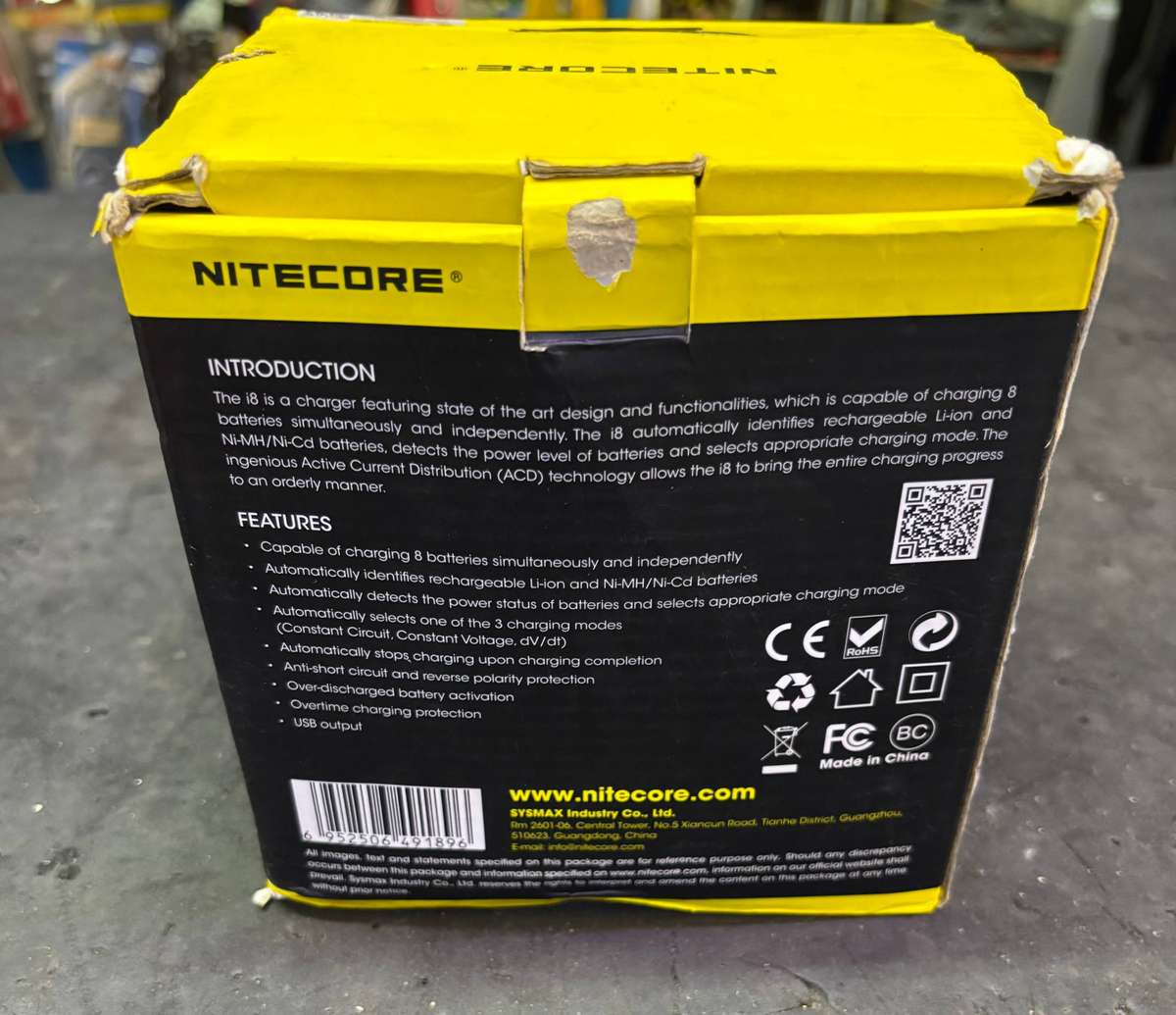 NITECORE I8 INTELLIGENT BATTERY CHARGER
