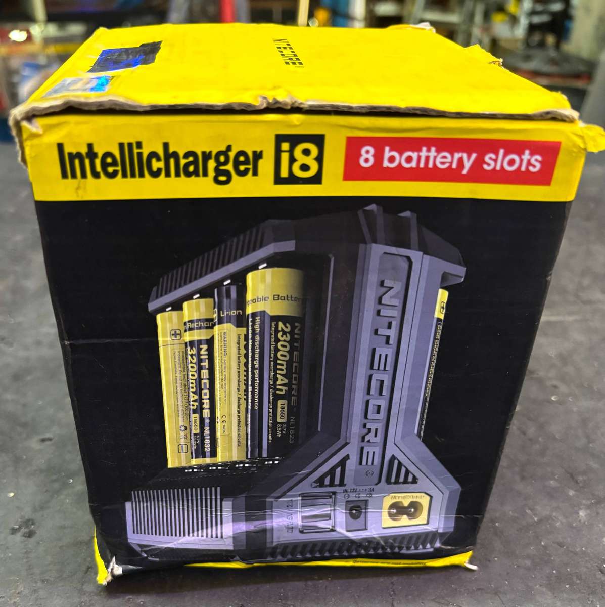 NITECORE I8 INTELLIGENT BATTERY CHARGER