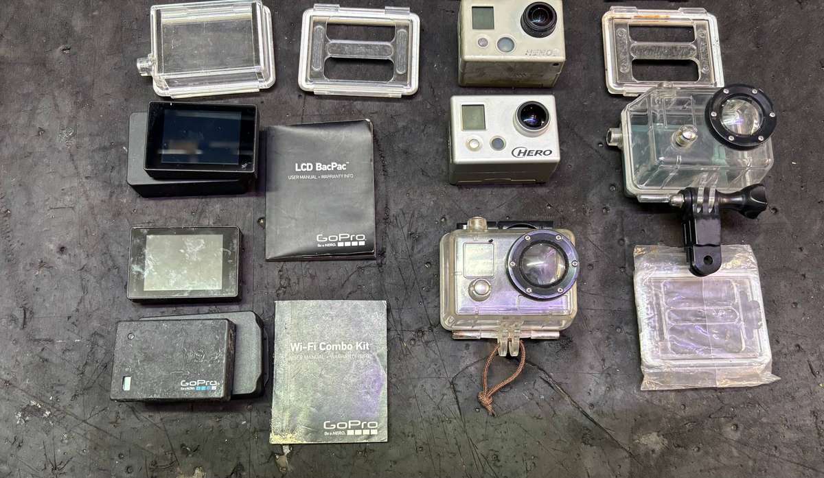 X2 GOPRO HERO 2 WITH ACCESSORIES