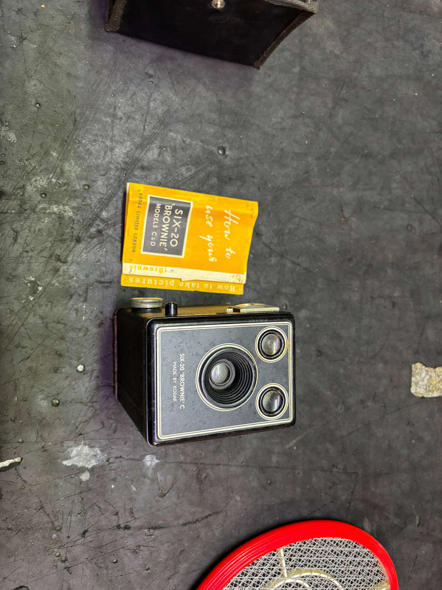 SIX 20 KODAK CAMERA