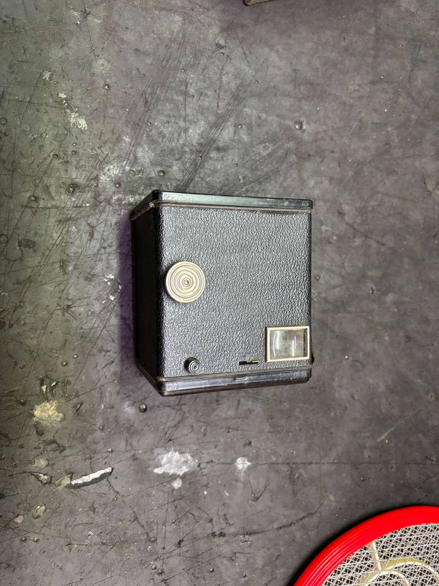 SIX 20 KODAK CAMERA