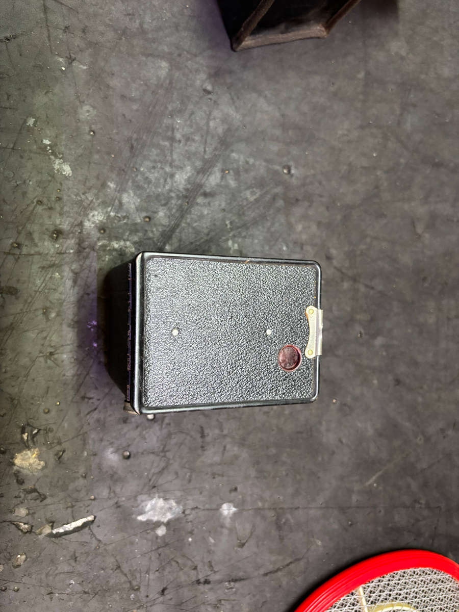 SIX 20 KODAK CAMERA