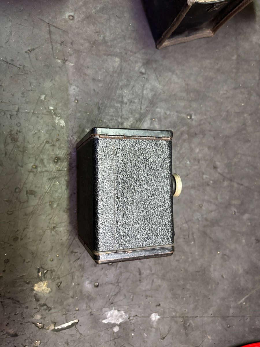 SIX 20 KODAK CAMERA