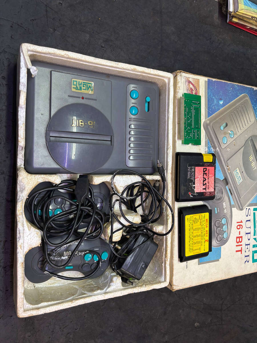 MG- 16 SUPER 16BIT GAMING CONSOL