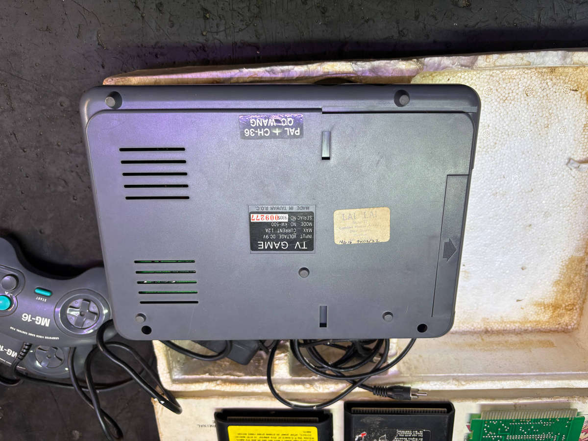 MG- 16 SUPER 16BIT GAMING CONSOL