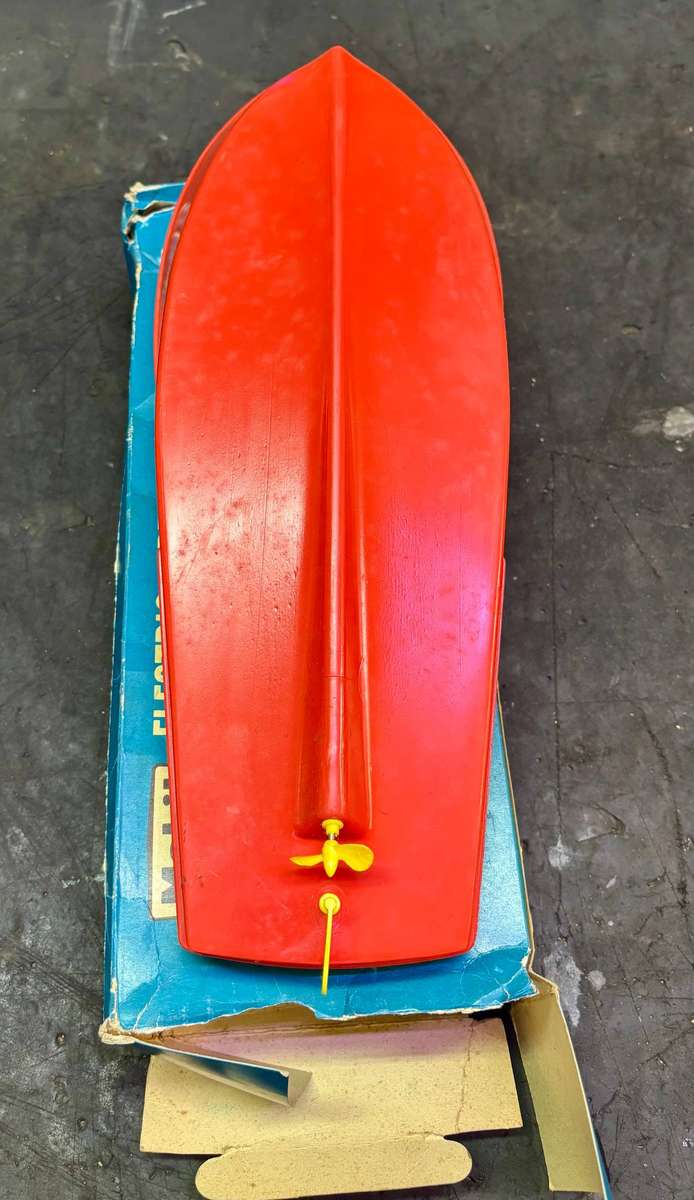 COLLECTORS MOBIL ELECTRIC SPEEDBOAT