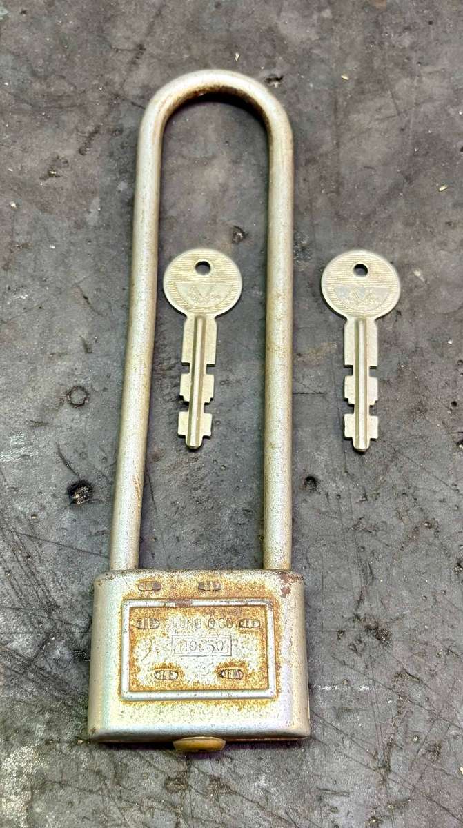 OLD COLLECTABLE LOCK