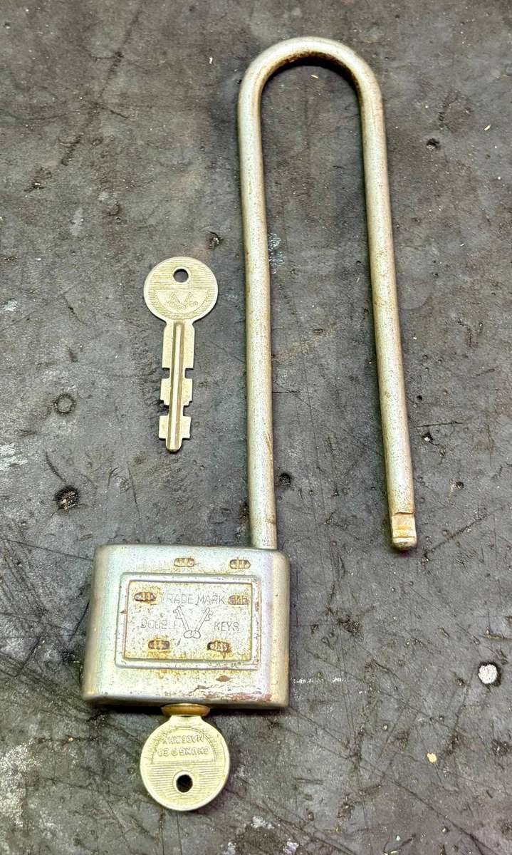 OLD COLLECTABLE LOCK