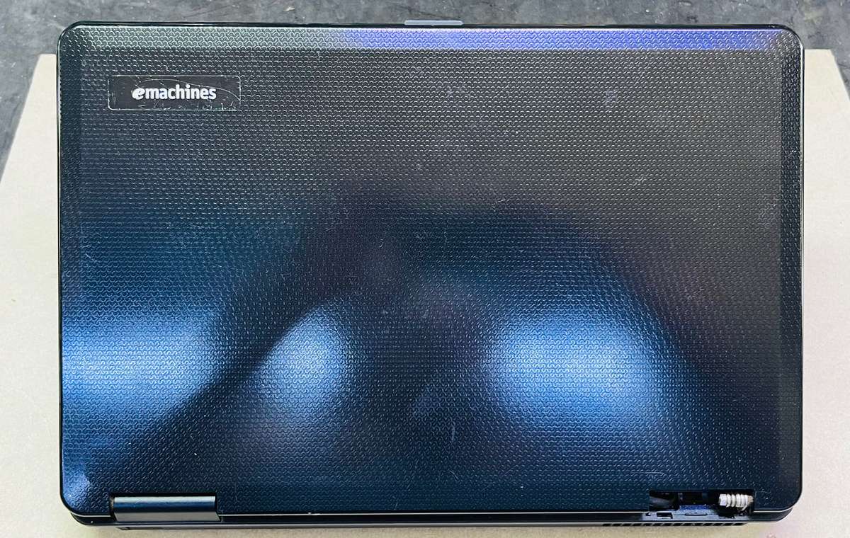 Emachines E527 LAPTOP (dead read description)