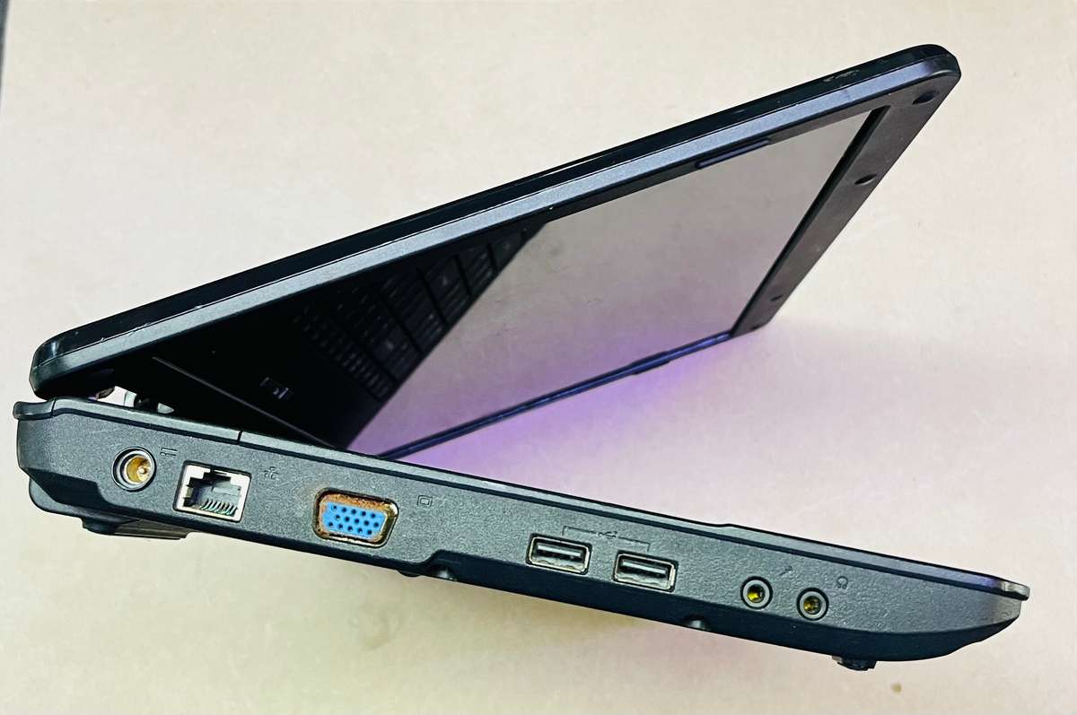 Emachines E527 LAPTOP (dead read description)