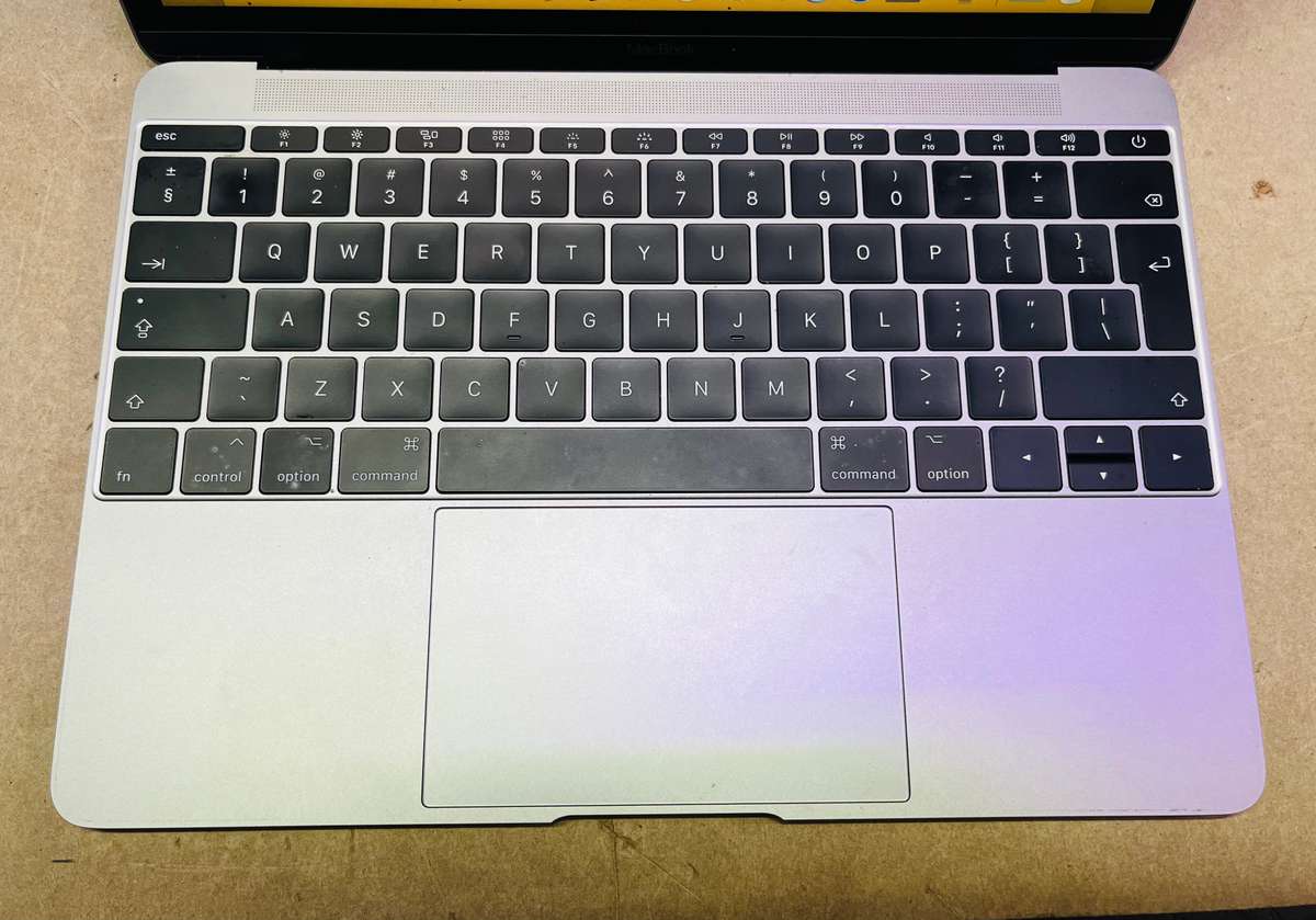12 INCH APPLE MACBOOK RETINA 2017 IN BOX