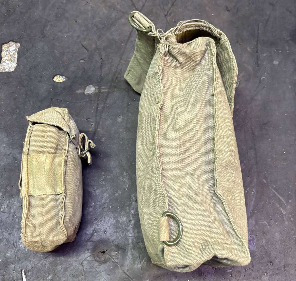 ARMY BAG AND POUCH