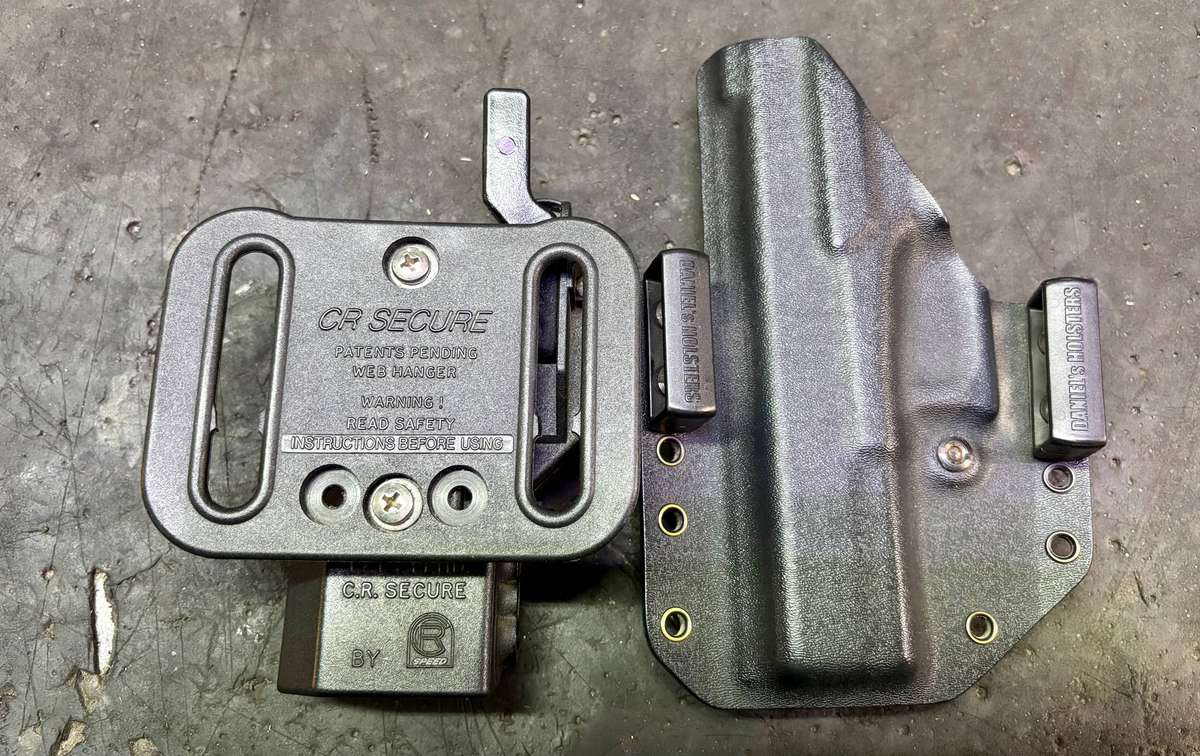 GLOCK 17 HOLSTERS