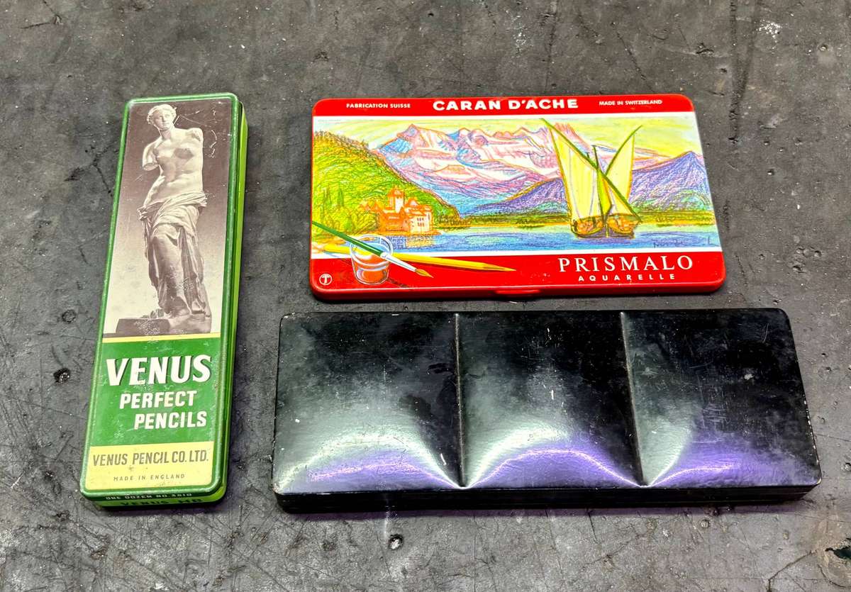 COLOURING  PENCILS AND PAINTING BRUSHES SET IN TIN