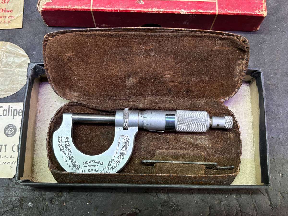 VINTAGE MICROMETER MOORE & WRIGHT SHEFFIELD, ENGLAND