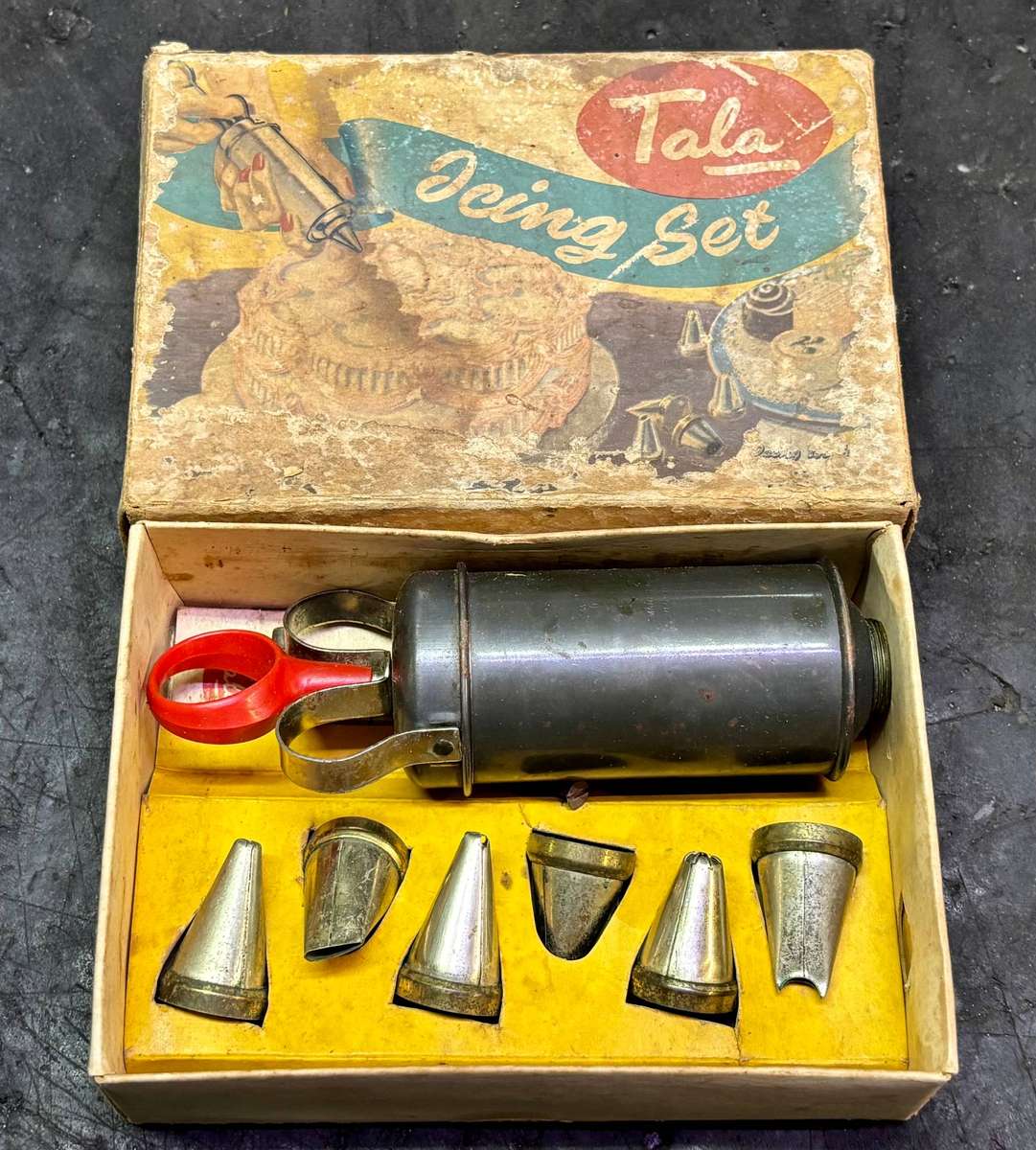 JOB LOT OF ASSORTED OLD KITS