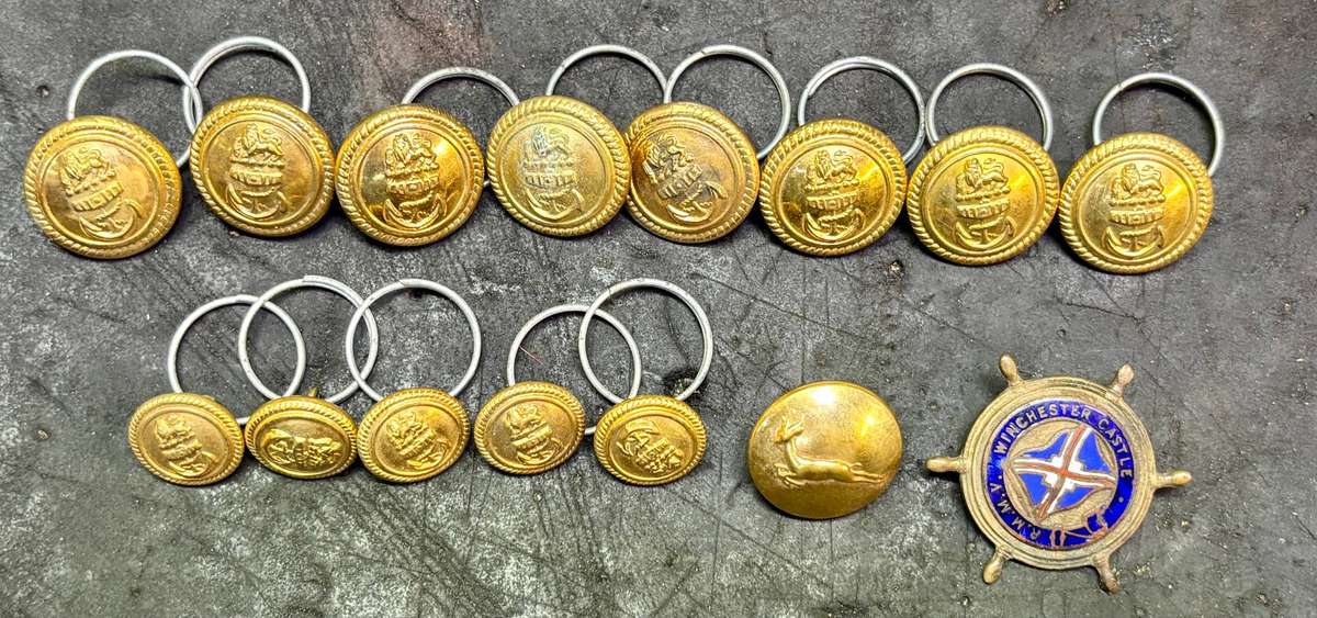14 VINTAGE BUTTONS