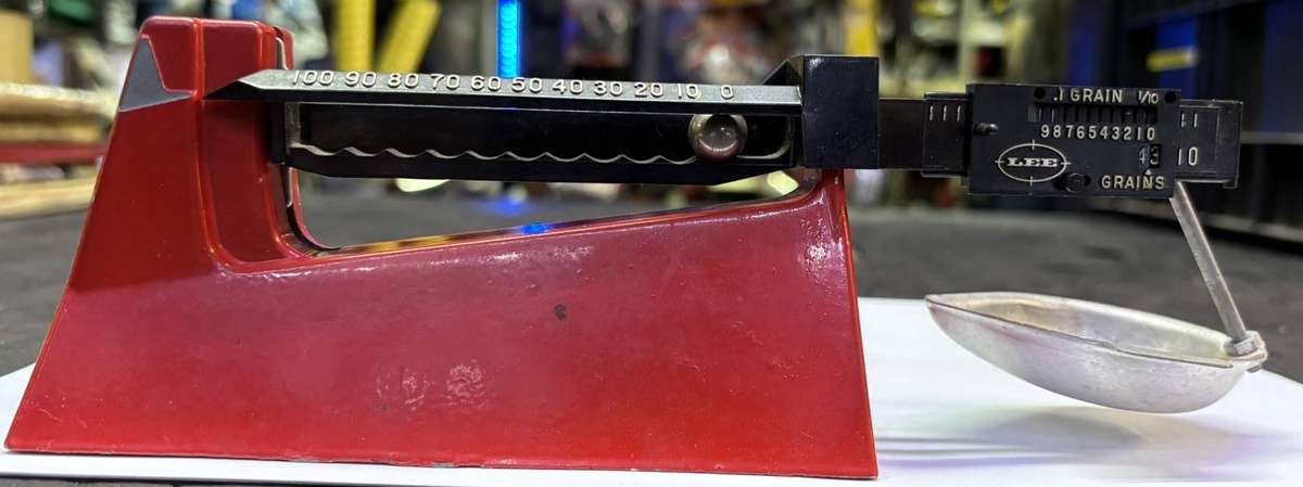 LEE MANUAL RELOADING POWDER SCALE