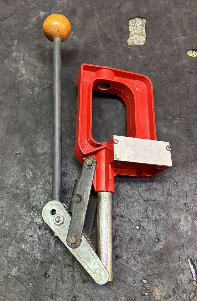 LEE SINGLE STAGE RELOADING PRESS