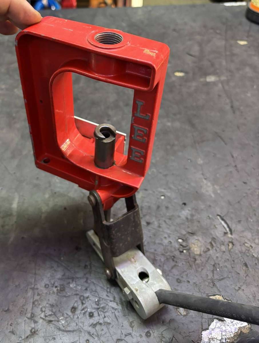 LEE SINGLE STAGE RELOADING PRESS