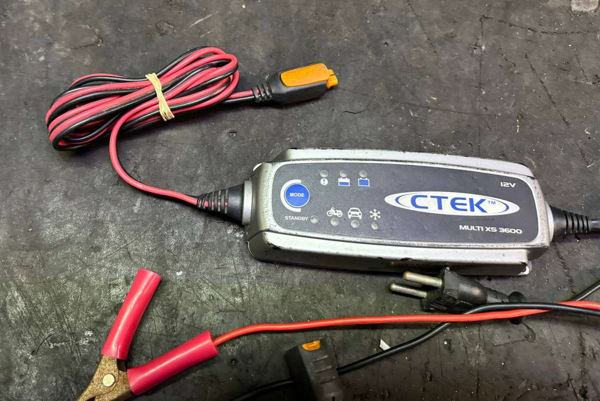 CTEK BATTERY CHARGER MULTI XS 3600 ( NOT CHARGING )