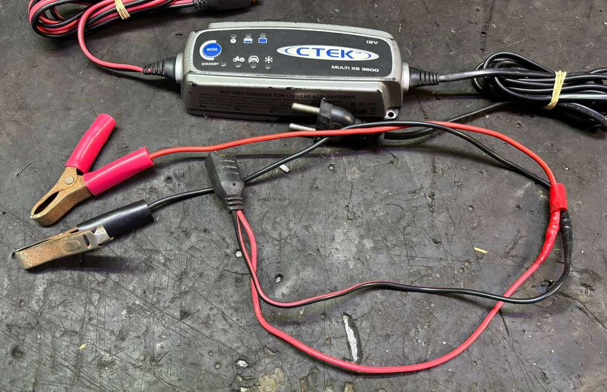 CTEK BATTERY CHARGER MULTI XS 3600 ( NOT CHARGING )