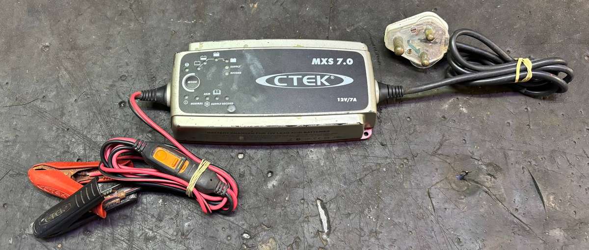 CTEK BATTERY CHARGER MXS 7.0 ( NOT CHARGING )