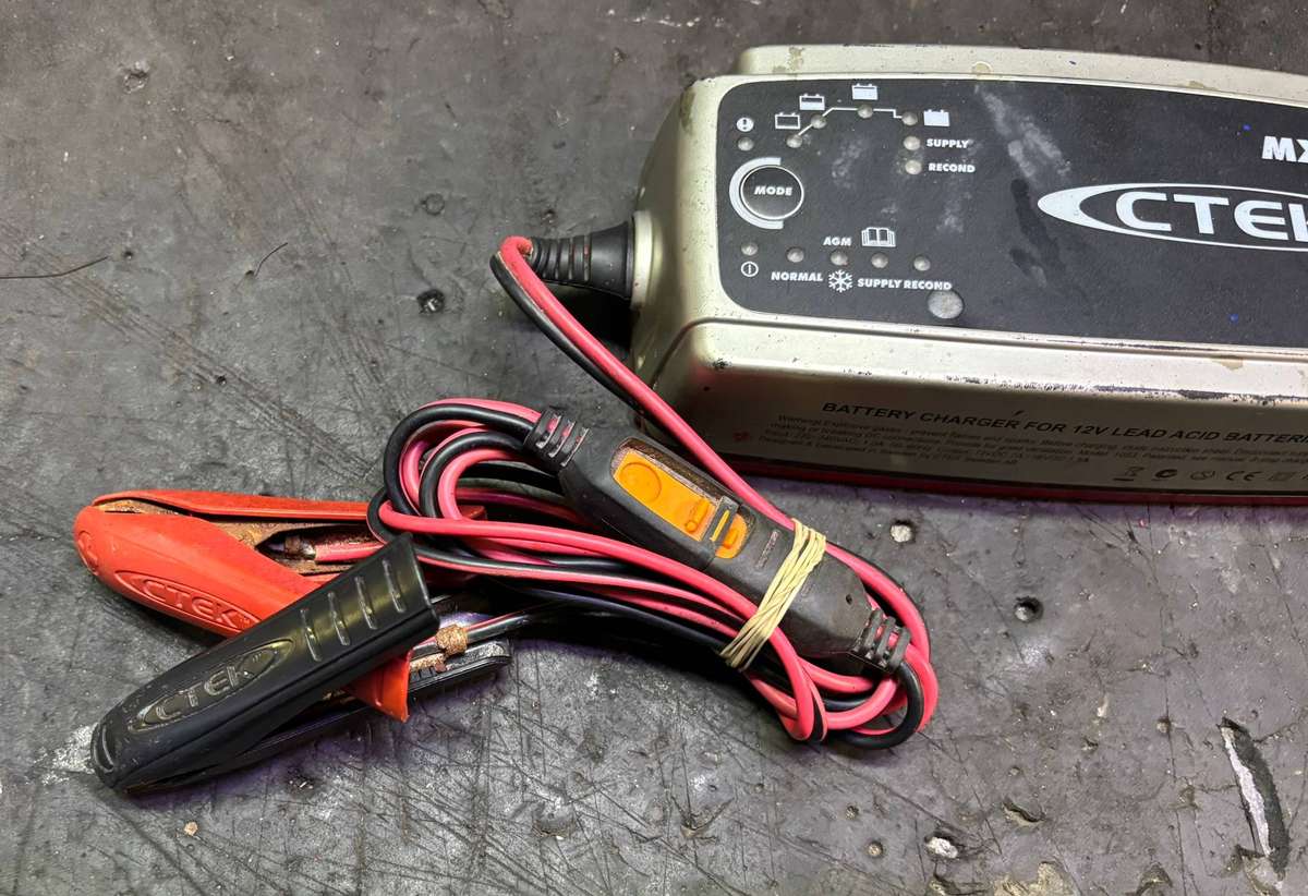 CTEK BATTERY CHARGER MXS 7.0 ( NOT CHARGING )