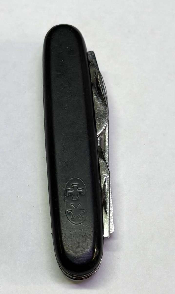 SWISS POCKET KNIFES