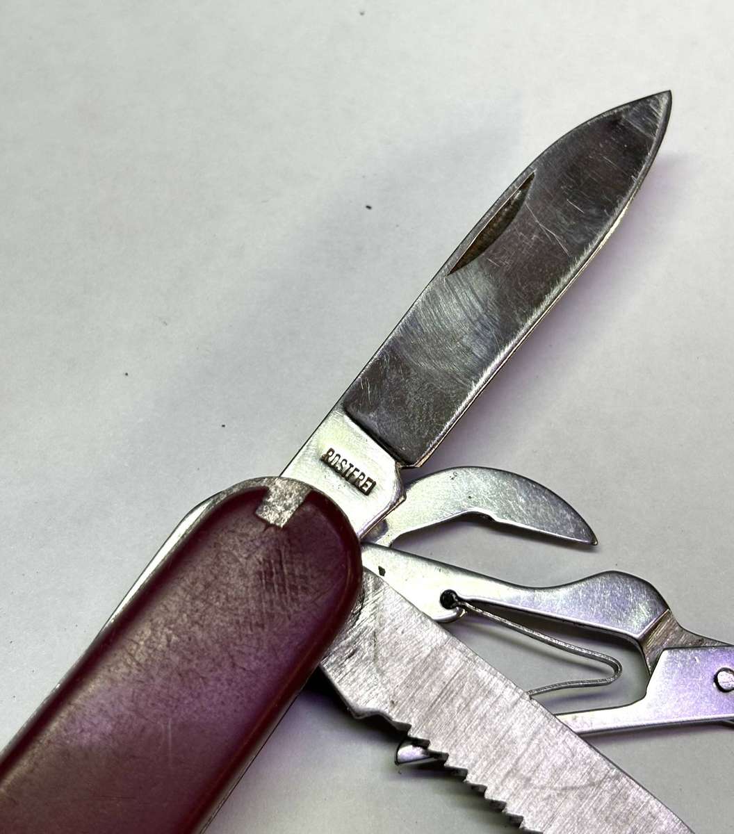 SWISS POCKET KNIFES