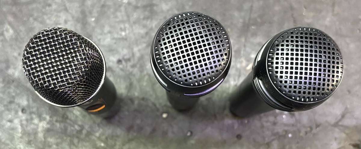 WIRELESS MICROPHONES ALL THREE FOR ONE BID