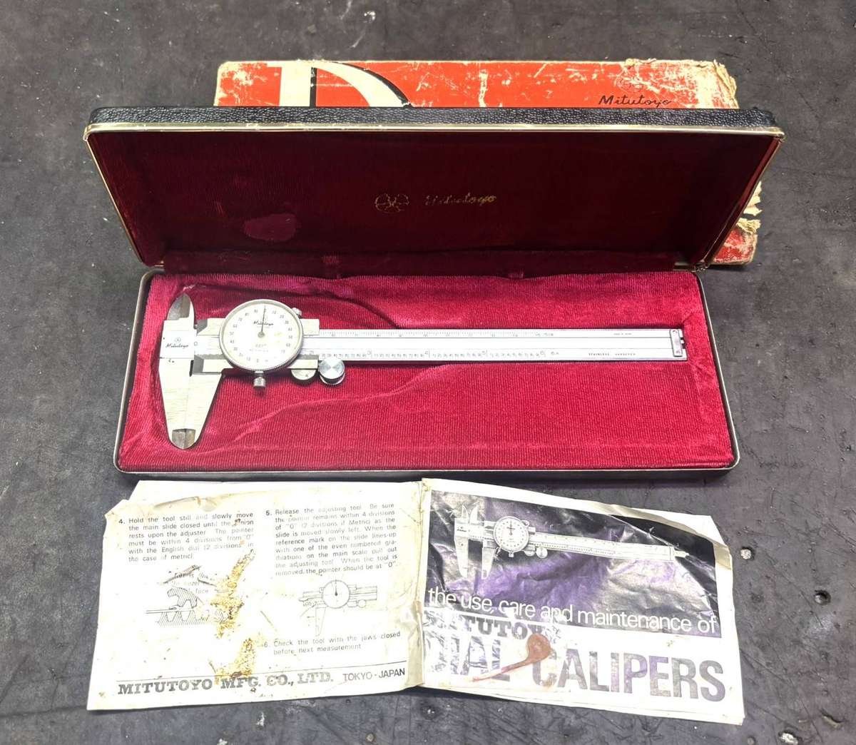 MITUTOYO DIAL CALIPER